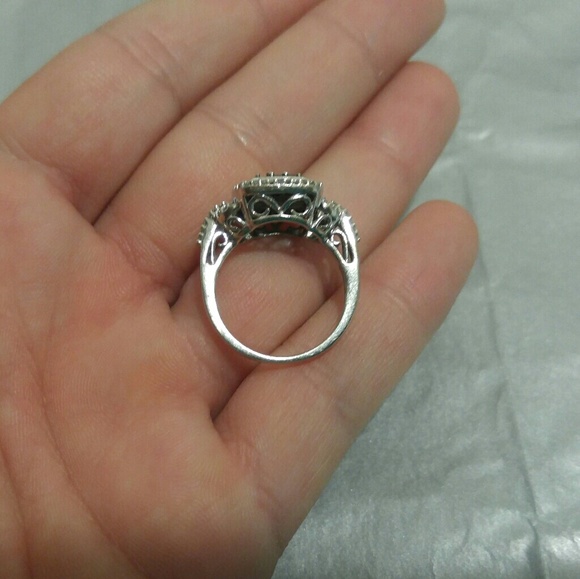 10K White Gold w/ Blk&White Diamonds (Video) - Picture 6 of 9